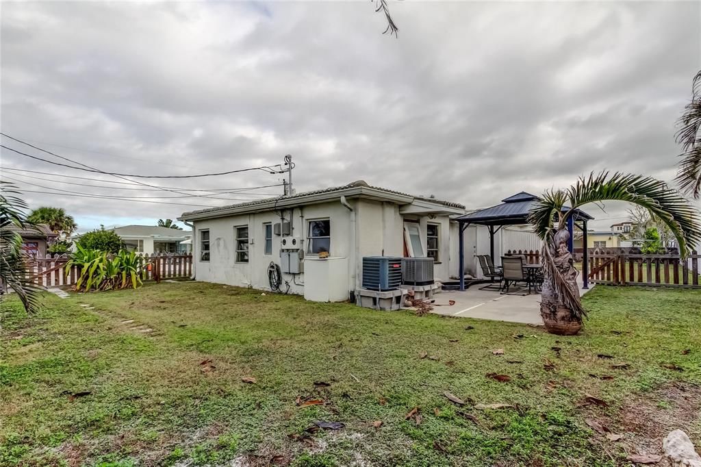 For Sale: $485,000 (1 beds, 1 baths, 1415 Square Feet)