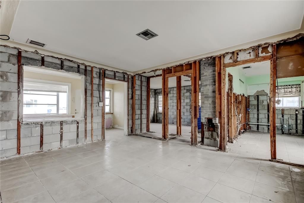 For Sale: $485,000 (1 beds, 1 baths, 1415 Square Feet)