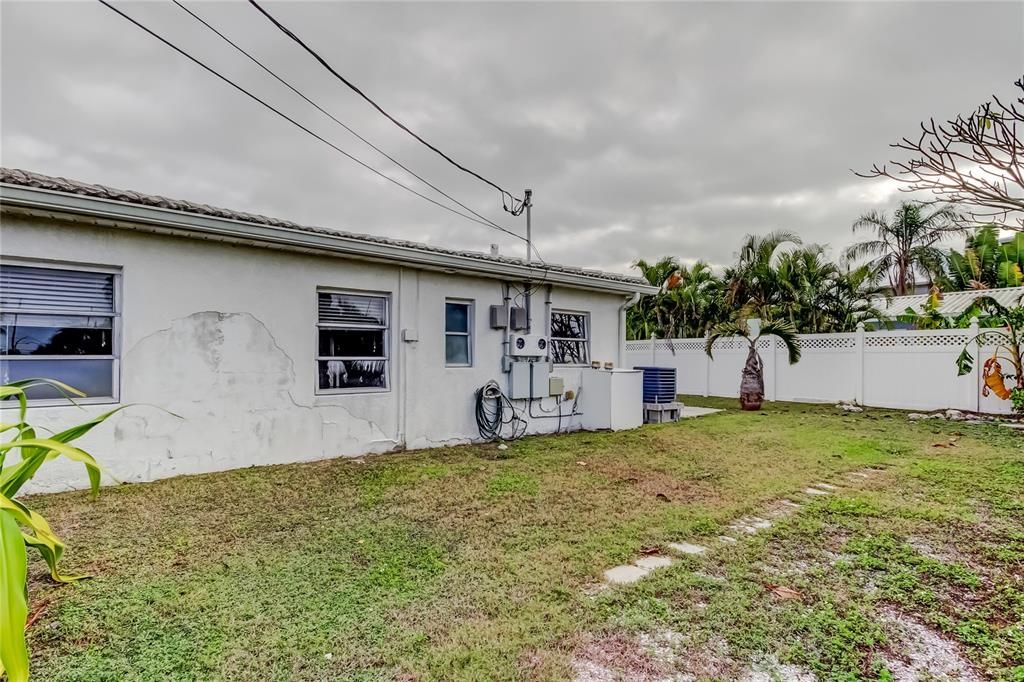 For Sale: $485,000 (1 beds, 1 baths, 1415 Square Feet)