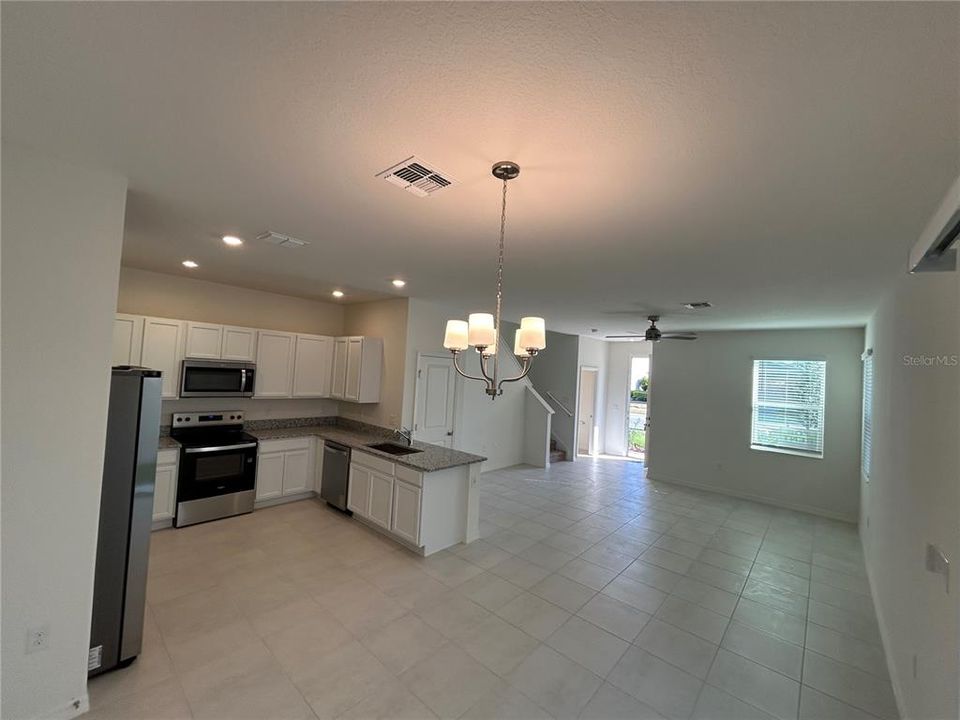 В аренду: $2,400 (3 спален, 2 ванн, 1852 Квадратных фут)