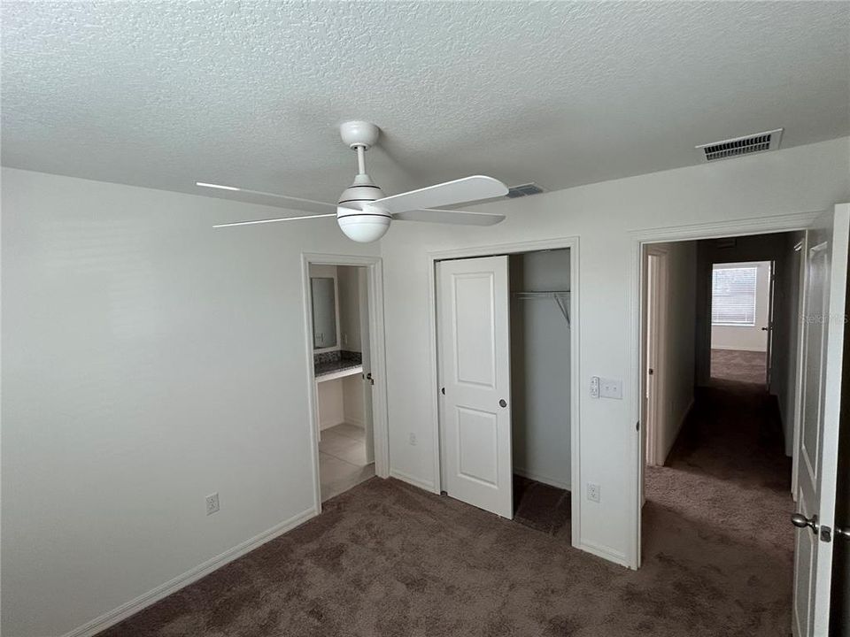 В аренду: $2,400 (3 спален, 2 ванн, 1852 Квадратных фут)