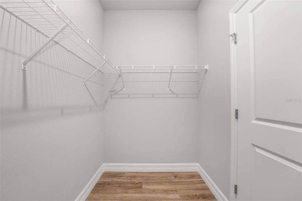 На продажу: $375,000 (4 спален, 3 ванн, 1990 Квадратных фут)