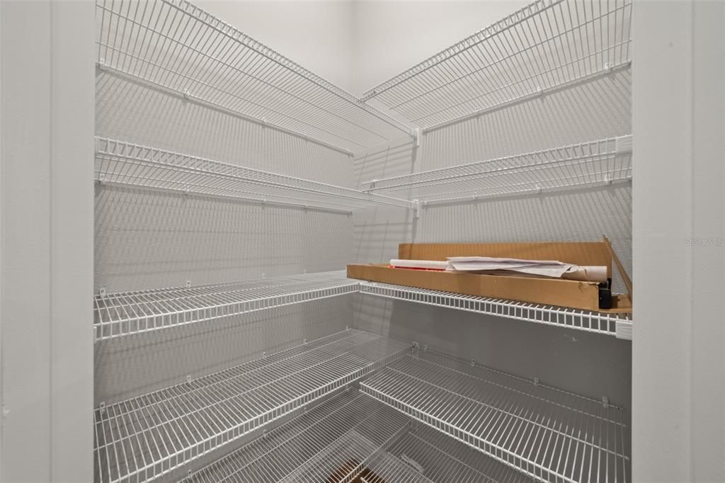 На продажу: $375,000 (4 спален, 3 ванн, 1990 Квадратных фут)