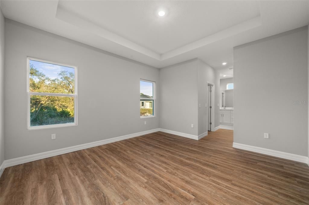 На продажу: $375,000 (4 спален, 3 ванн, 1990 Квадратных фут)