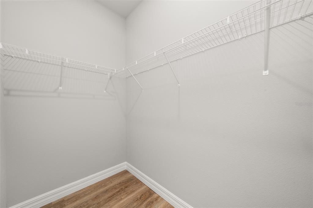 На продажу: $375,000 (4 спален, 3 ванн, 1990 Квадратных фут)