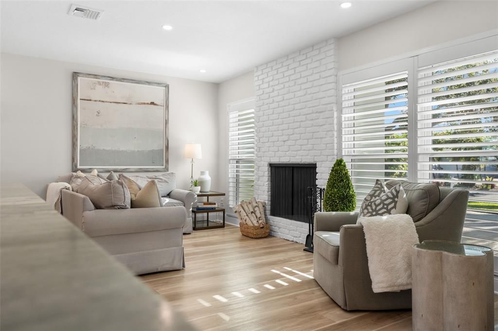 На продажу: $1,799,900 (3 спален, 2 ванн, 1929.23 Квадратных фут)