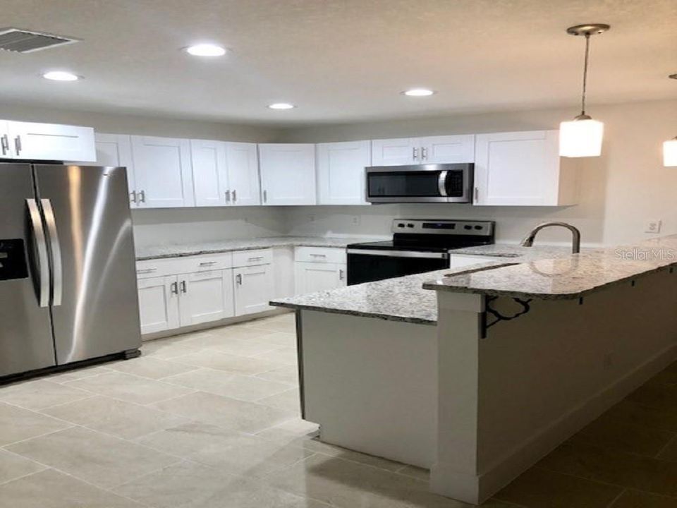 For Rent: $2,200 (2 beds, 2 baths, 1187 Square Feet)