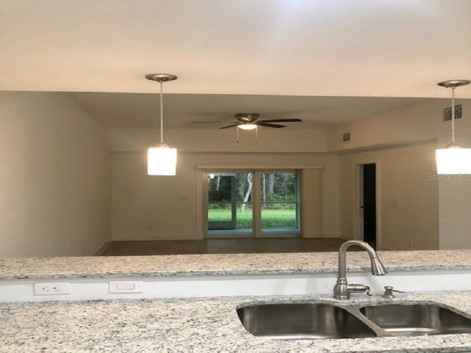 For Rent: $2,200 (2 beds, 2 baths, 1187 Square Feet)