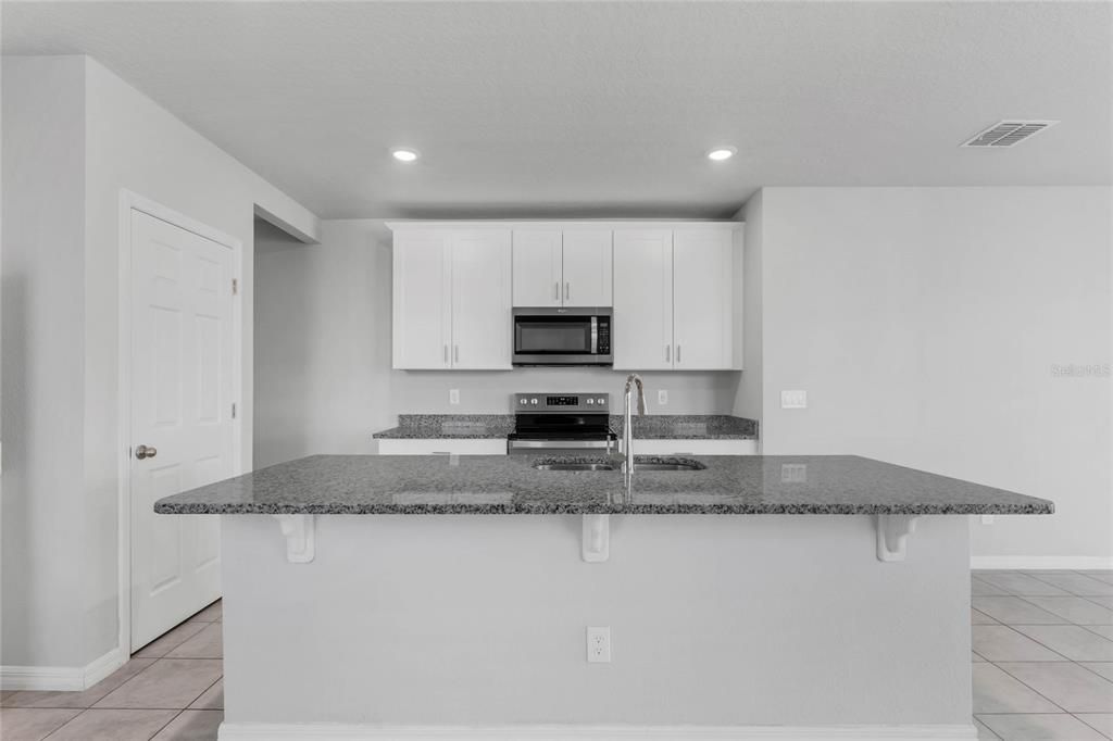 For Rent: $2,200 (4 beds, 2 baths, 1688 Square Feet)