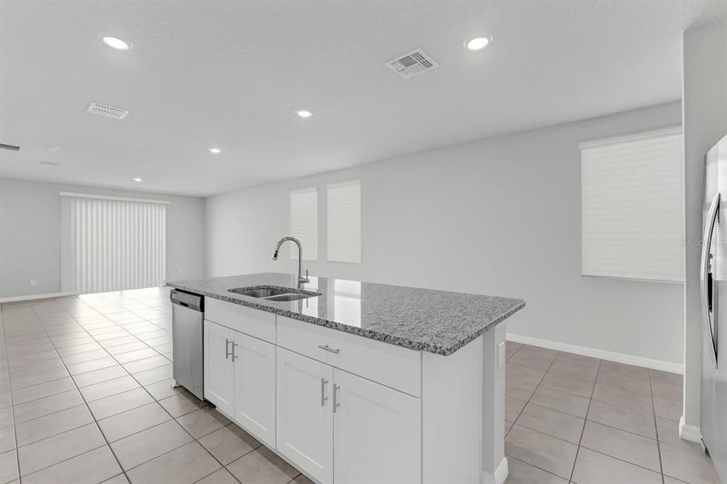 For Rent: $2,200 (4 beds, 2 baths, 1688 Square Feet)