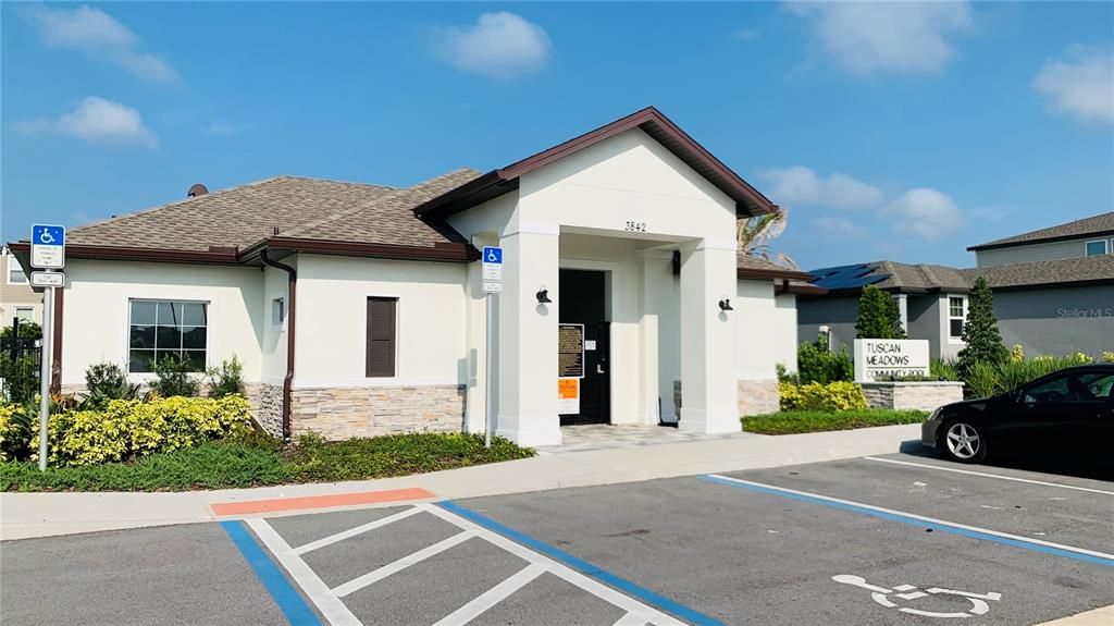 For Rent: $2,200 (4 beds, 2 baths, 1688 Square Feet)