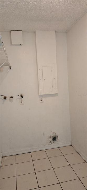 出租: $1,700 (2 贝兹, 2 浴室, 1400 平方英尺)