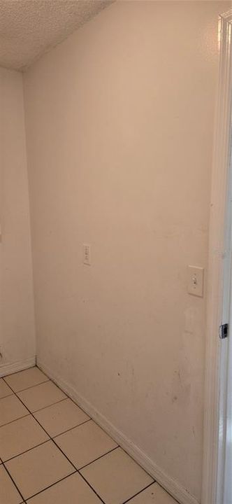 出租: $1,700 (2 贝兹, 2 浴室, 1400 平方英尺)