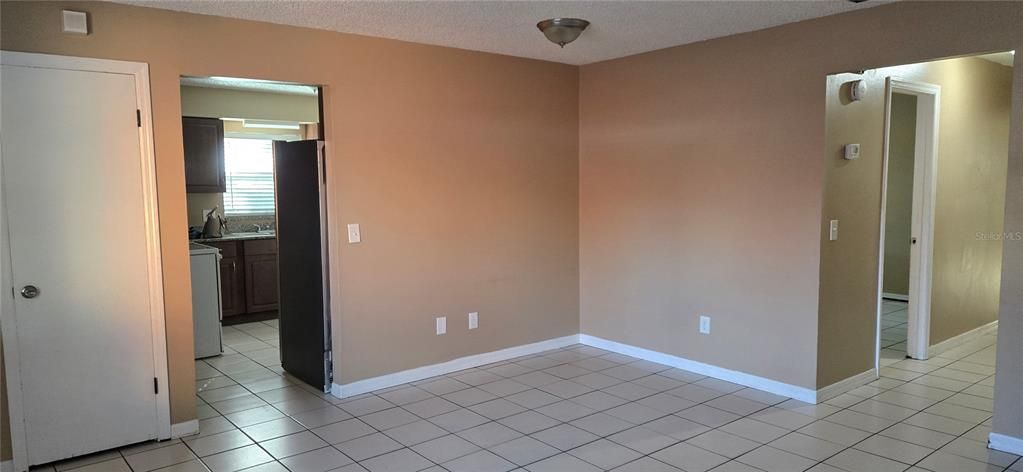 出租: $1,700 (2 贝兹, 2 浴室, 1400 平方英尺)