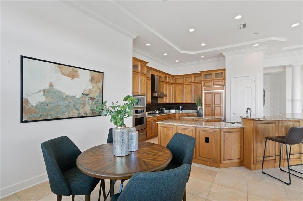 出租: $14,995 (4 贝兹, 3 浴室, 3673 平方英尺)