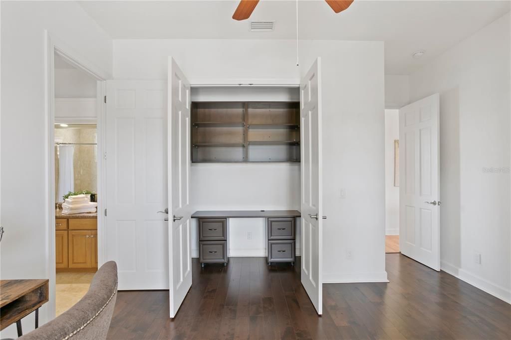 出租: $14,995 (4 贝兹, 3 浴室, 3673 平方英尺)