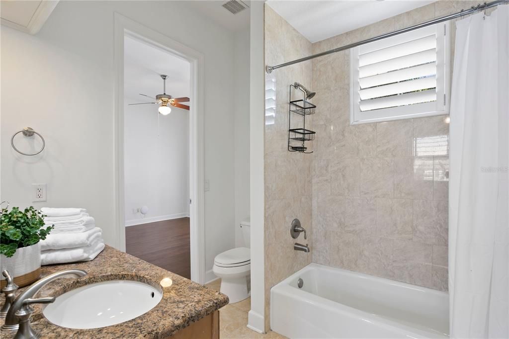 出租: $14,995 (4 贝兹, 3 浴室, 3673 平方英尺)