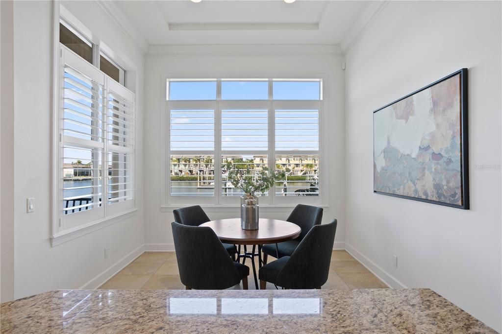 出租: $14,995 (4 贝兹, 3 浴室, 3673 平方英尺)