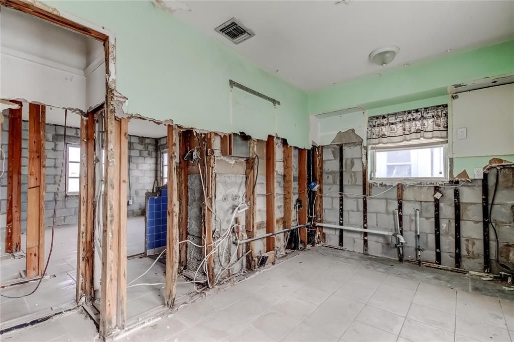 For Sale: $485,000 (0 beds, 0 baths, 1415 Square Feet)