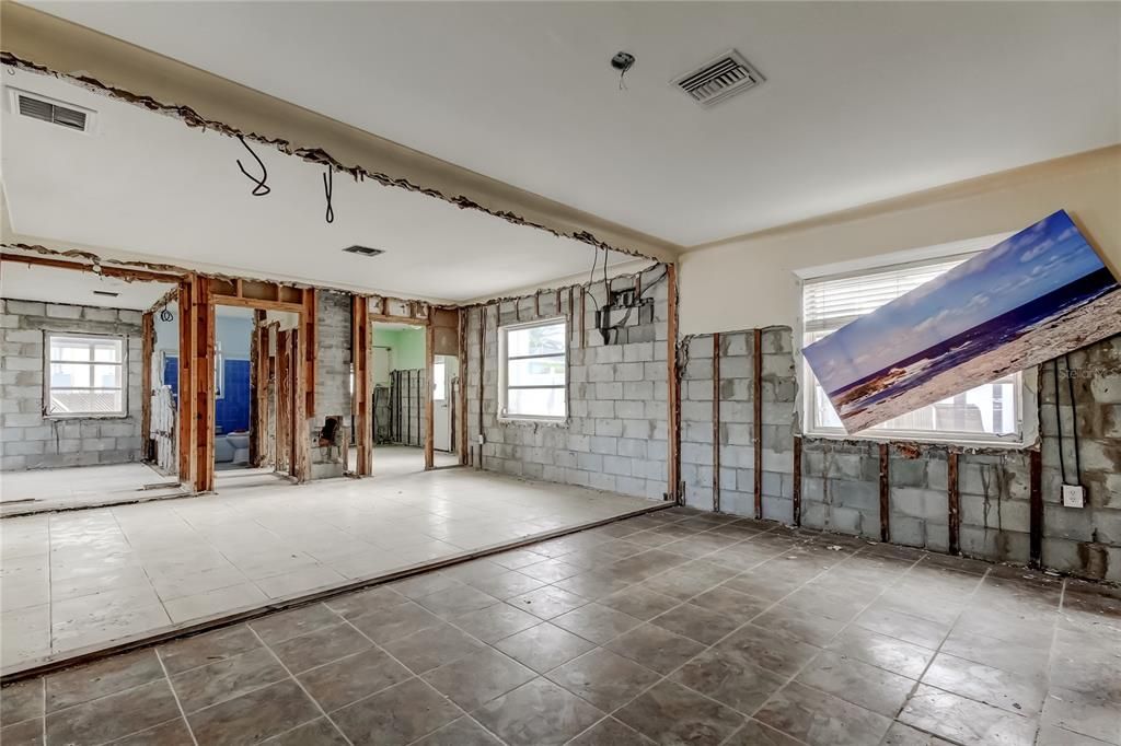 For Sale: $485,000 (0 beds, 0 baths, 1415 Square Feet)