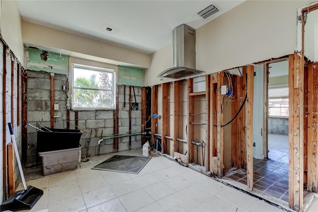 For Sale: $485,000 (0 beds, 0 baths, 1415 Square Feet)