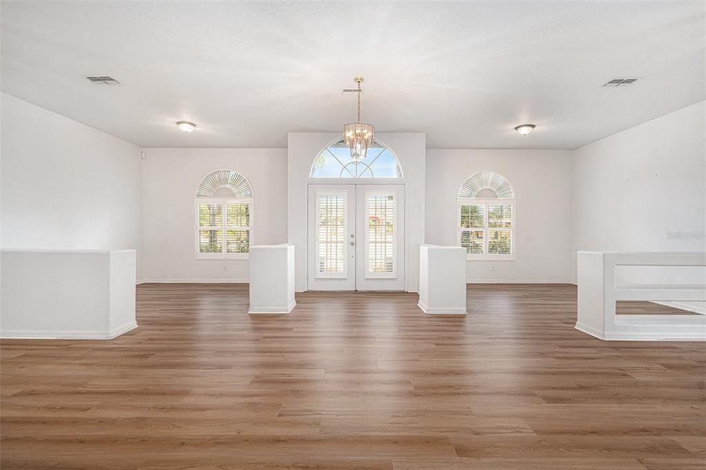 待售: $600,000 (4 贝兹, 3 浴室, 3535 平方英尺)