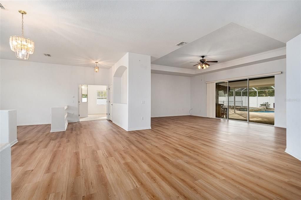 待售: $600,000 (4 贝兹, 3 浴室, 3535 平方英尺)