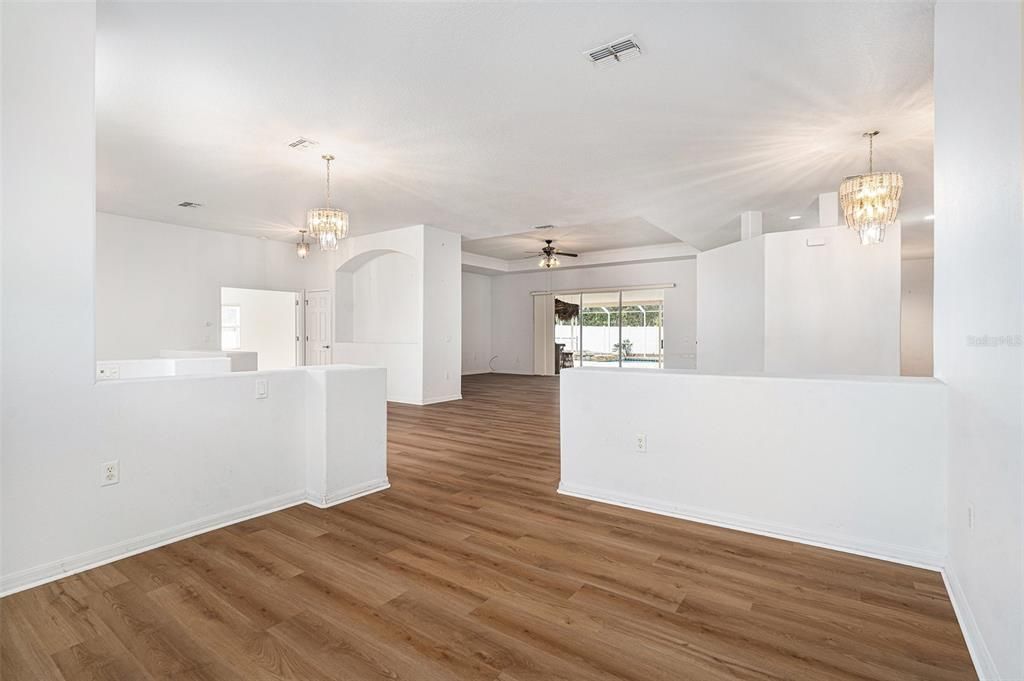 待售: $600,000 (4 贝兹, 3 浴室, 3535 平方英尺)