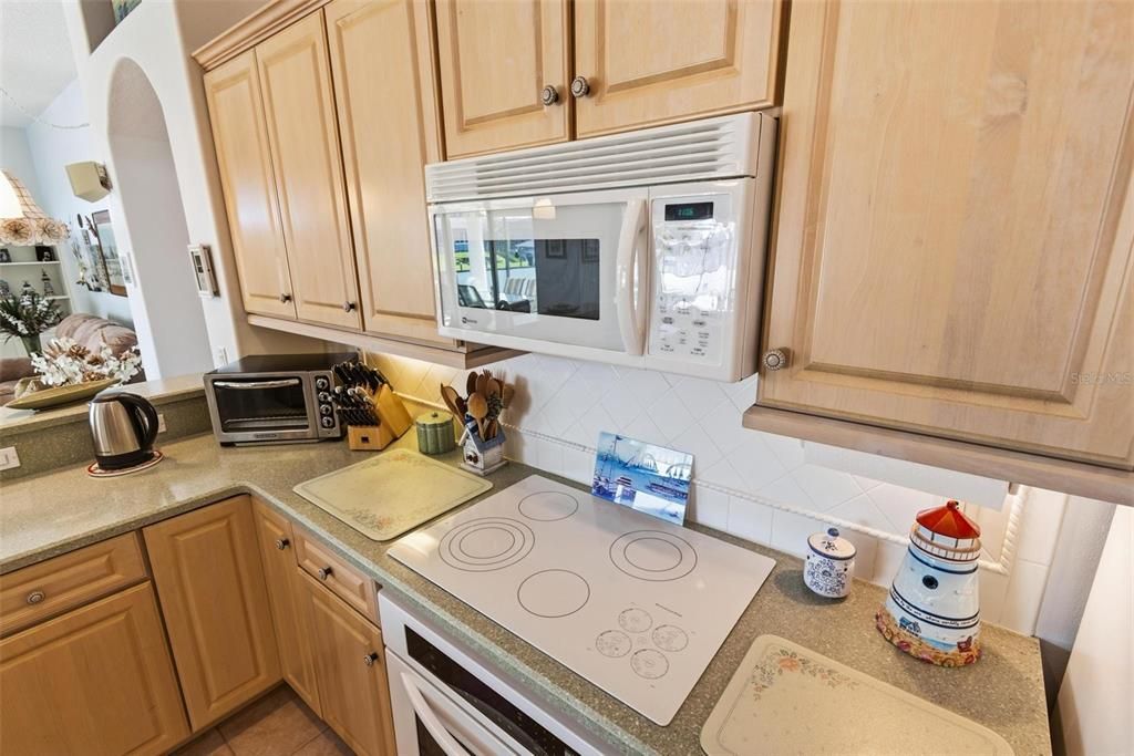 待售: $700,000 (3 贝兹, 3 浴室, 2369 平方英尺)