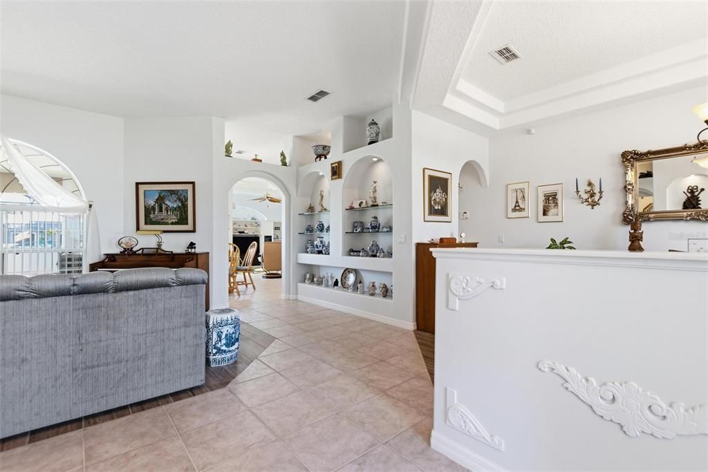 待售: $700,000 (3 贝兹, 3 浴室, 2369 平方英尺)