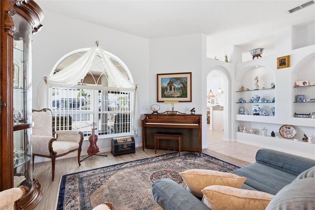 待售: $700,000 (3 贝兹, 3 浴室, 2369 平方英尺)