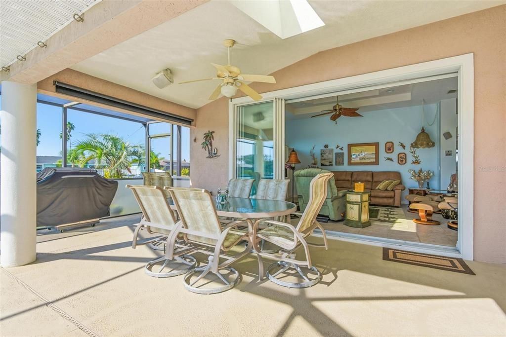 待售: $700,000 (3 贝兹, 3 浴室, 2369 平方英尺)