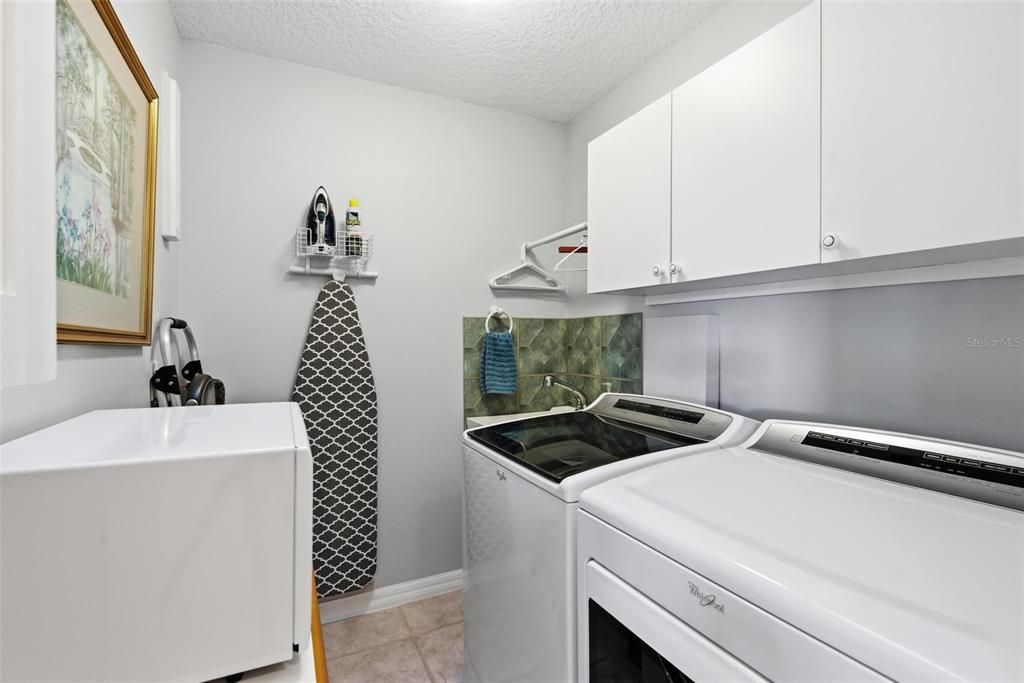 待售: $700,000 (3 贝兹, 3 浴室, 2369 平方英尺)