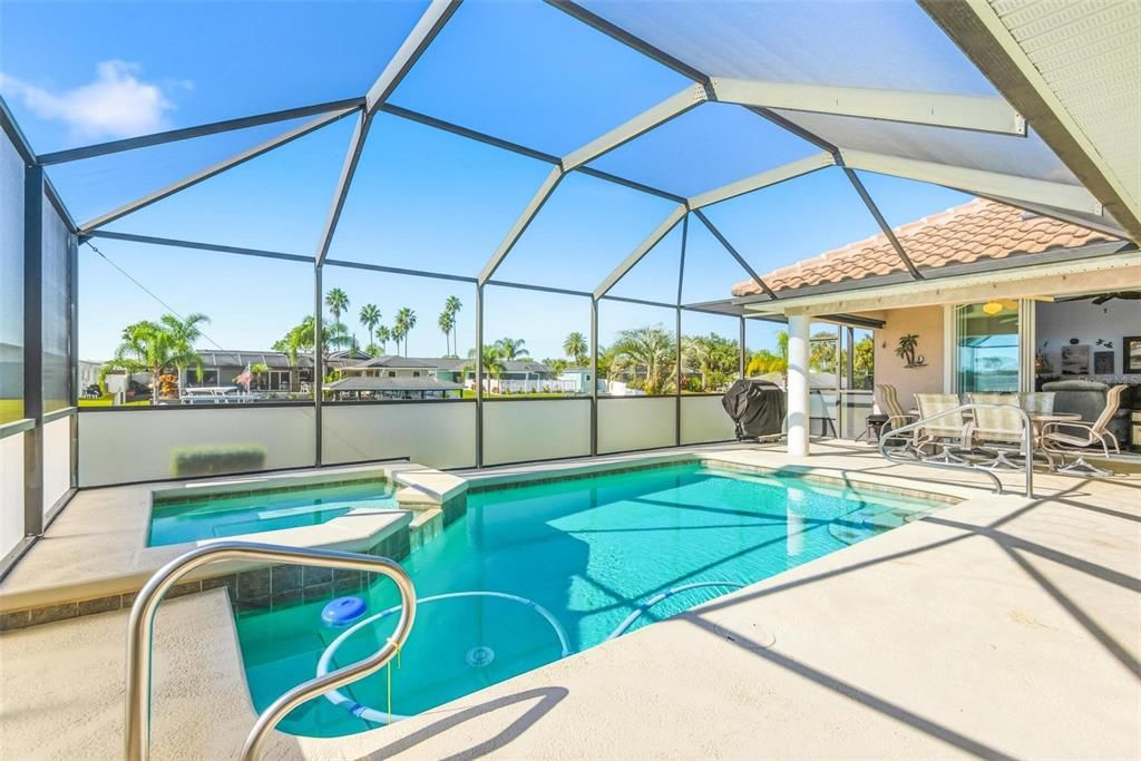 待售: $700,000 (3 贝兹, 3 浴室, 2369 平方英尺)