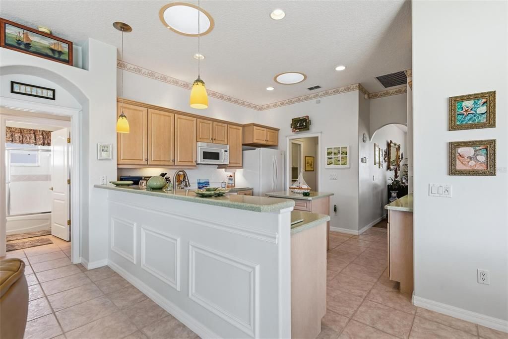 待售: $700,000 (3 贝兹, 3 浴室, 2369 平方英尺)