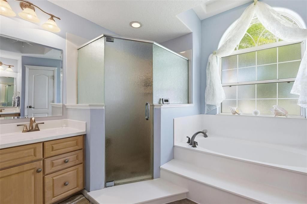 待售: $700,000 (3 贝兹, 3 浴室, 2369 平方英尺)