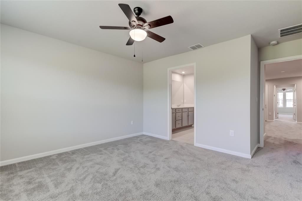 En Renta: $2,950 (3 camas, 2 baños, 1716 Pies cuadrados)