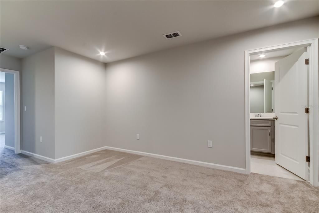 En Renta: $2,950 (3 camas, 2 baños, 1716 Pies cuadrados)