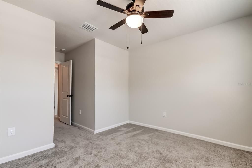 En Renta: $2,950 (3 camas, 2 baños, 1716 Pies cuadrados)