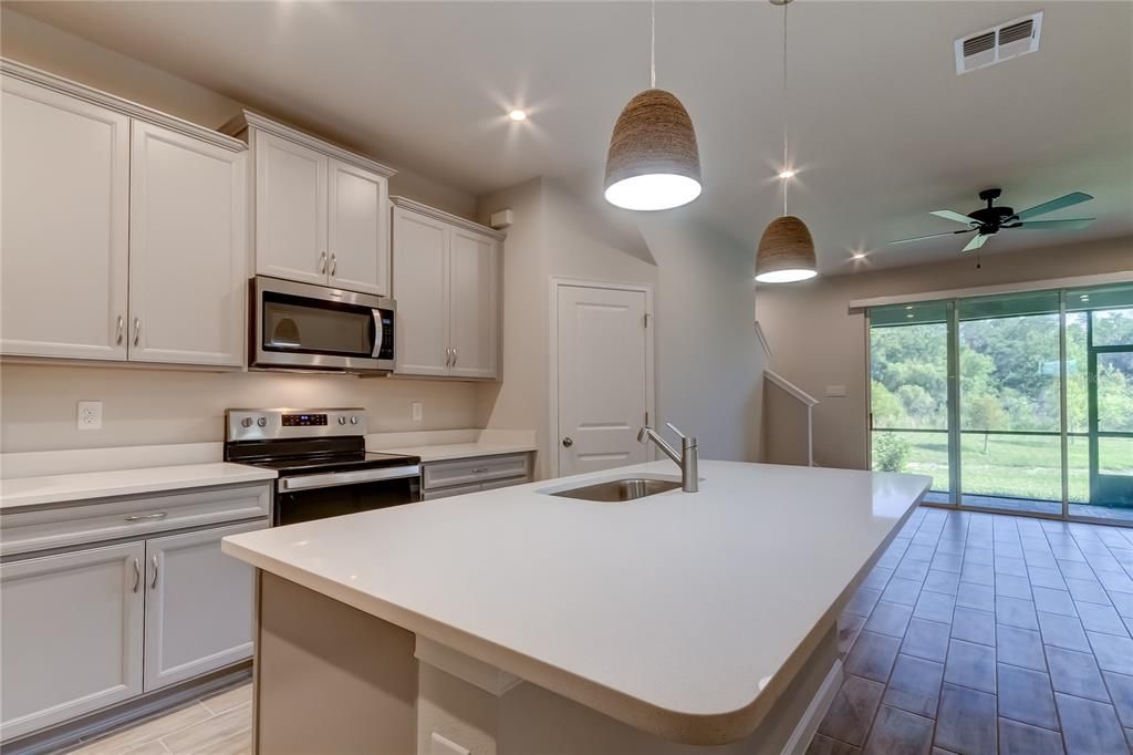 En Renta: $2,950 (3 camas, 2 baños, 1716 Pies cuadrados)