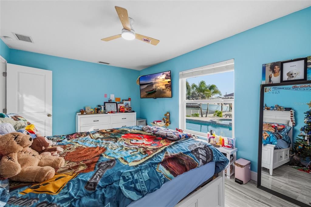 For Sale: $1,050,000 (3 beds, 2 baths, 1513 Square Feet)