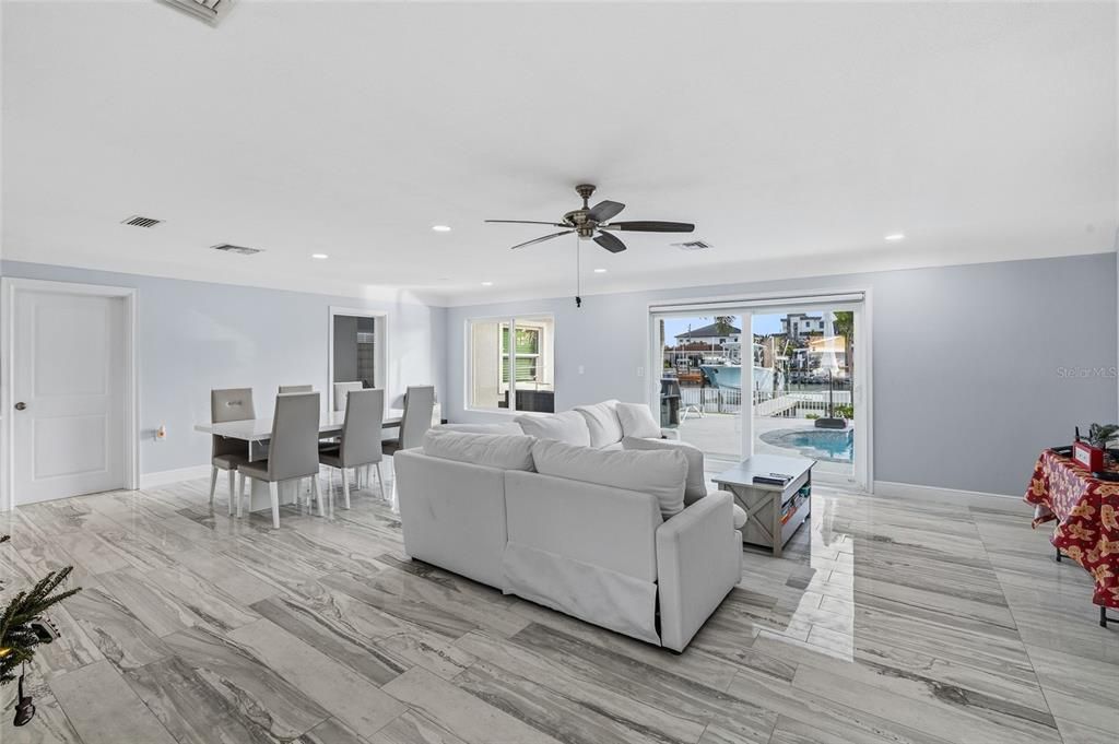 For Sale: $1,050,000 (3 beds, 2 baths, 1513 Square Feet)