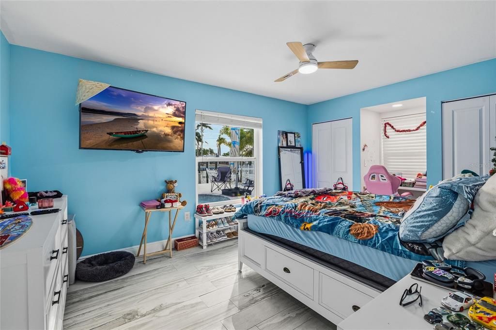 For Sale: $1,050,000 (3 beds, 2 baths, 1513 Square Feet)