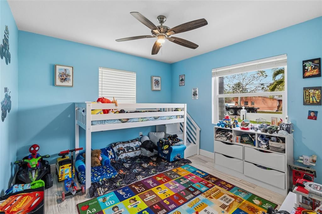 For Sale: $1,050,000 (3 beds, 2 baths, 1513 Square Feet)