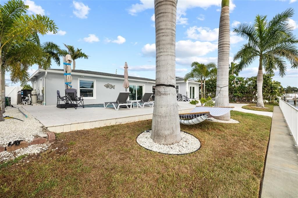 For Sale: $1,050,000 (3 beds, 2 baths, 1513 Square Feet)