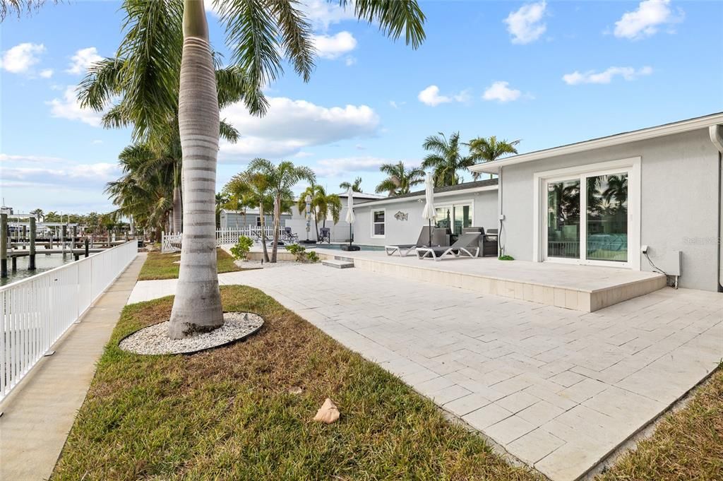 For Sale: $1,050,000 (3 beds, 2 baths, 1513 Square Feet)