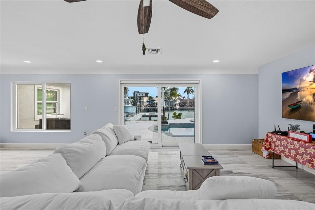 For Sale: $1,050,000 (3 beds, 2 baths, 1513 Square Feet)