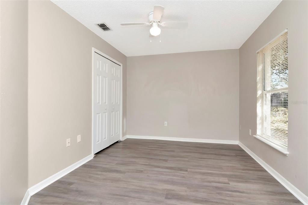 На продажу: $275,000 (4 спален, 2 ванн, 1728 Квадратных фут)