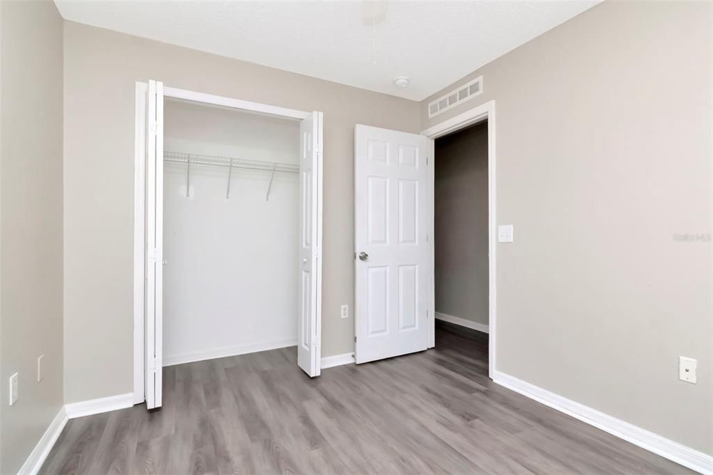 На продажу: $275,000 (4 спален, 2 ванн, 1728 Квадратных фут)