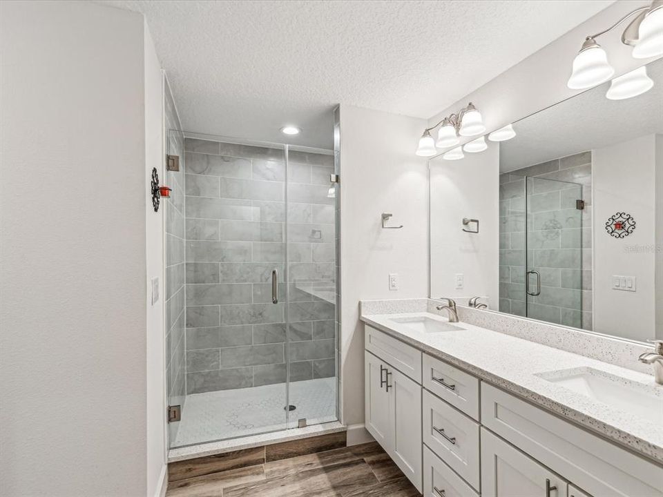 待售: $450,000 (2 贝兹, 2 浴室, 1701 平方英尺)